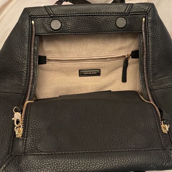 Tory Burch half moon satchel bay - Picture 3 of 6